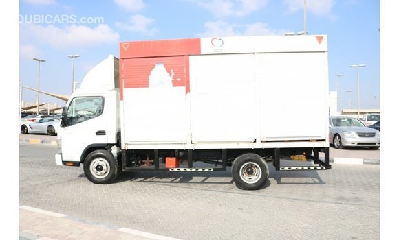 Buy Import Mitsubishi L400 White Truck in Import - Dubai in Abaco