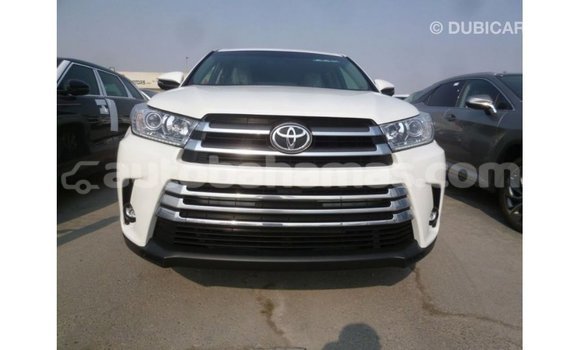 Buy Import Toyota Kluger White Car in Import - Dubai in Abaco Buy Import Toyota Kluger White Car in Import - Dubai in Abaco