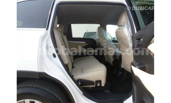 Buy Import Toyota Kluger White Car in Import - Dubai in Abaco Buy Import Toyota Kluger White Car in Import - Dubai in Abaco