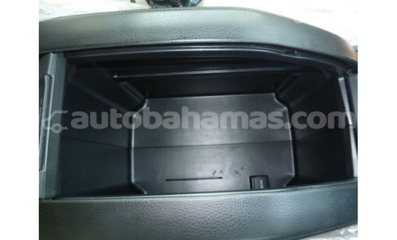 Buy Import Toyota Kluger White Car in Import - Dubai in Abaco Buy Import Toyota Kluger White Car in Import - Dubai in Abaco