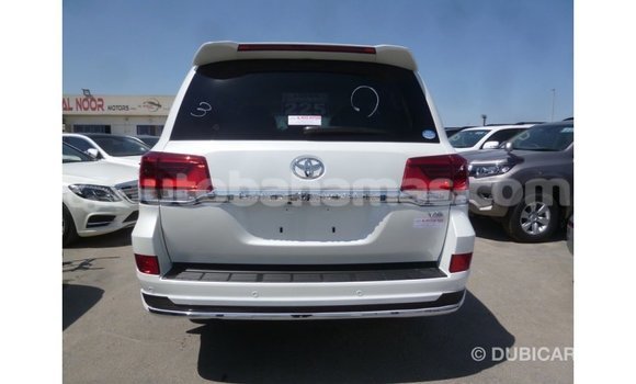 Buy Import Toyota Land Cruiser White Car in Import - Dubai in Abaco Buy Import Toyota Land Cruiser White Car in Import - Dubai in Abaco
