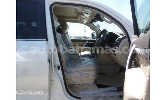 Buy Import Toyota Land Cruiser White Car in Import - Dubai in Abaco Buy Import Toyota Land Cruiser White Car in Import - Dubai in Abaco