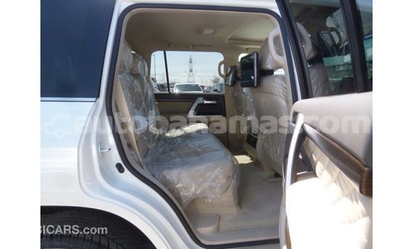 Buy Import Toyota Land Cruiser White Car in Import - Dubai in Abaco Buy Import Toyota Land Cruiser White Car in Import - Dubai in Abaco