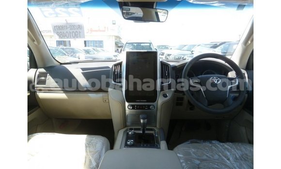 Buy Import Toyota Land Cruiser White Car in Import - Dubai in Abaco Buy Import Toyota Land Cruiser White Car in Import - Dubai in Abaco