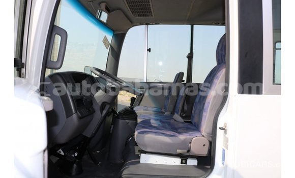 Buy Import Nissan Evalia White Truck in Import - Dubai in Abaco Buy Import Nissan Evalia White Truck in Import - Dubai in Abaco