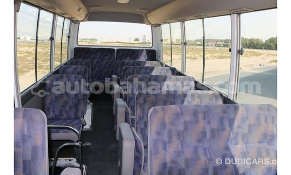 Buy Import Nissan Evalia White Truck in Import - Dubai in Abaco Buy Import Nissan Evalia White Truck in Import - Dubai in Abaco