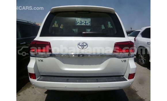 Buy Import Toyota Land Cruiser White Car in Import - Dubai in Abaco Buy Import Toyota Land Cruiser White Car in Import - Dubai in Abaco