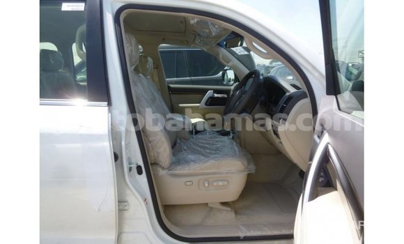 Buy Import Toyota Land Cruiser White Car in Import - Dubai in Abaco Buy Import Toyota Land Cruiser White Car in Import - Dubai in Abaco
