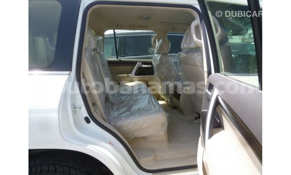 Buy Import Toyota Land Cruiser White Car in Import - Dubai in Abaco Buy Import Toyota Land Cruiser White Car in Import - Dubai in Abaco