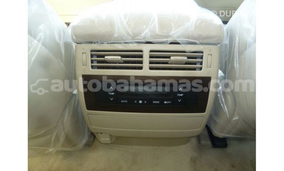 Buy Import Toyota Land Cruiser White Car in Import - Dubai in Abaco Buy Import Toyota Land Cruiser White Car in Import - Dubai in Abaco