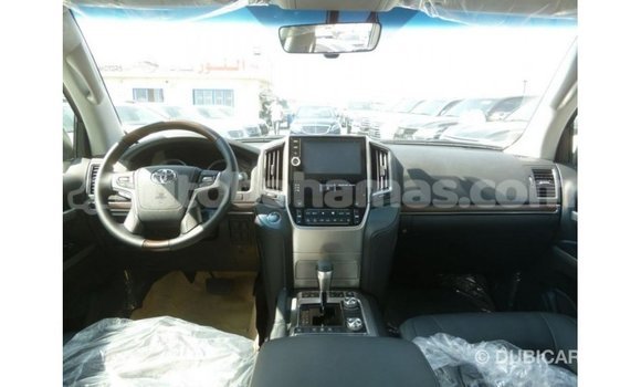 Buy Import Toyota Land Cruiser White Car in Import - Dubai in Abaco Buy Import Toyota Land Cruiser White Car in Import - Dubai in Abaco
