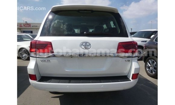 Buy Import Toyota Land Cruiser White Car in Import - Dubai in Abaco Buy Import Toyota Land Cruiser White Car in Import - Dubai in Abaco