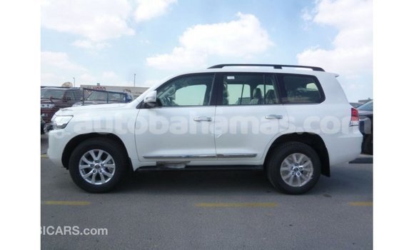 Buy Import Toyota Land Cruiser White Car in Import - Dubai in Abaco Buy Import Toyota Land Cruiser White Car in Import - Dubai in Abaco