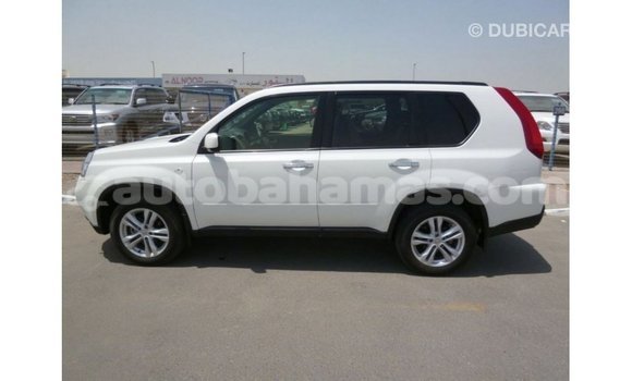 Buy Import Nissan Evalia White Truck in Import - Dubai in Abaco Buy Import Nissan Evalia White Truck in Import - Dubai in Abaco