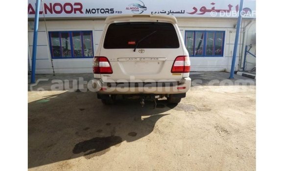 Buy Import Toyota Land Cruiser White Car in Import - Dubai in Abaco Buy Import Toyota Land Cruiser White Car in Import - Dubai in Abaco