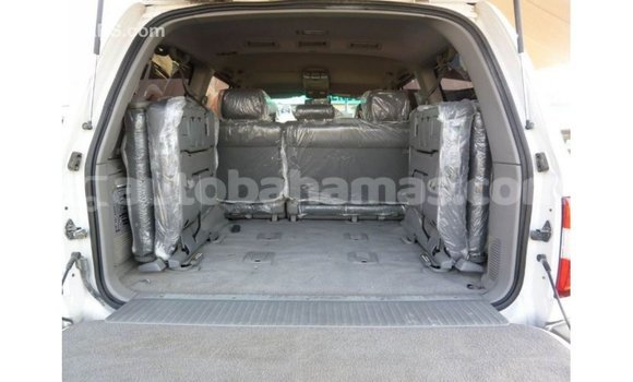 Buy Import Toyota Land Cruiser White Car in Import - Dubai in Abaco Buy Import Toyota Land Cruiser White Car in Import - Dubai in Abaco