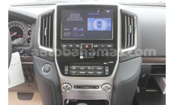 Buy Import Toyota Land Cruiser White Car in Import - Dubai in Abaco Buy Import Toyota Land Cruiser White Car in Import - Dubai in Abaco
