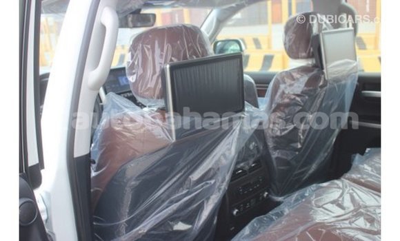 Buy Import Toyota Land Cruiser White Car in Import - Dubai in Abaco Buy Import Toyota Land Cruiser White Car in Import - Dubai in Abaco