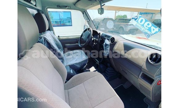 Buy Import Toyota Land Cruiser Beige Car in Import - Dubai in Abaco Buy Import Toyota Land Cruiser Beige Car in Import - Dubai in Abaco
