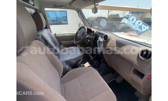 Buy Import Toyota Land Cruiser Beige Car in Import - Dubai in Abaco Buy Import Toyota Land Cruiser Beige Car in Import - Dubai in Abaco