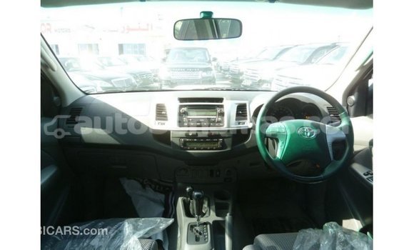 Buy Import Toyota Hilux White Car in Import - Dubai in Abaco Buy Import Toyota Hilux White Car in Import - Dubai in Abaco