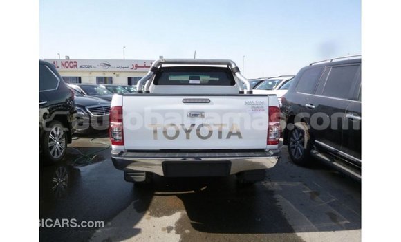 Buy Import Toyota Hilux White Car in Import - Dubai in Abaco Buy Import Toyota Hilux White Car in Import - Dubai in Abaco