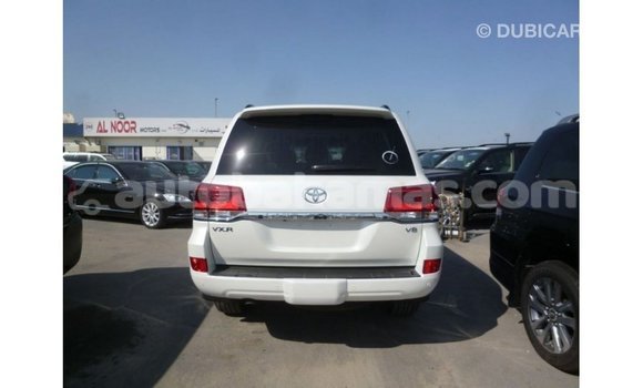 Buy Import Toyota Land Cruiser White Car in Import - Dubai in Abaco Buy Import Toyota Land Cruiser White Car in Import - Dubai in Abaco