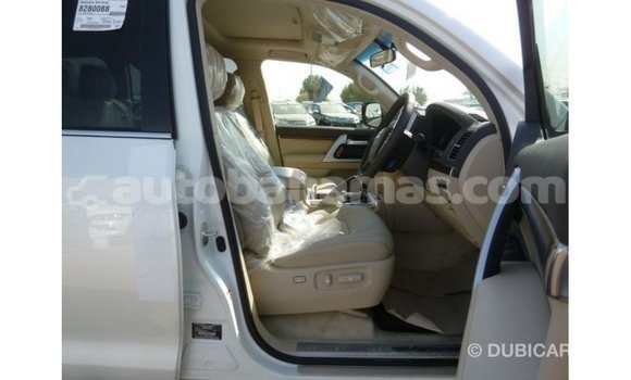 Buy Import Toyota Land Cruiser White Car in Import - Dubai in Abaco Buy Import Toyota Land Cruiser White Car in Import - Dubai in Abaco