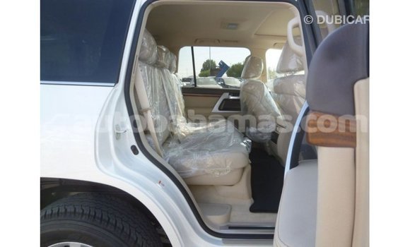 Buy Import Toyota Land Cruiser White Car in Import - Dubai in Abaco Buy Import Toyota Land Cruiser White Car in Import - Dubai in Abaco
