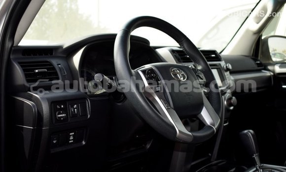 Buy Import Toyota HiAce Other Truck in Import - Dubai in Abaco Buy Import Toyota HiAce Other Truck in Import - Dubai in Abaco