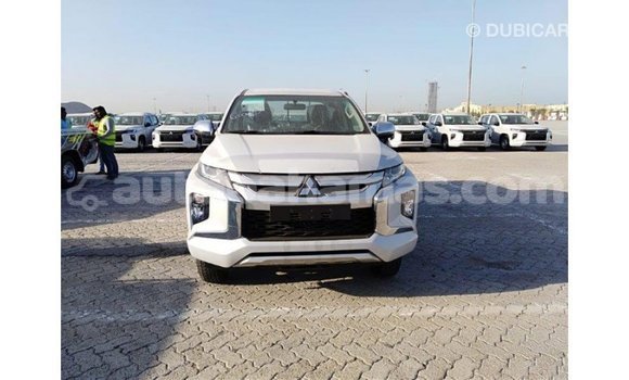 Buy Import Mitsubishi L200 White Car in Import - Dubai in Abaco Buy Import Mitsubishi L200 White Car in Import - Dubai in Abaco