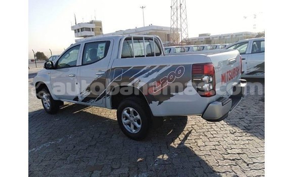 Buy Import Mitsubishi L200 White Car in Import - Dubai in Abaco Buy Import Mitsubishi L200 White Car in Import - Dubai in Abaco