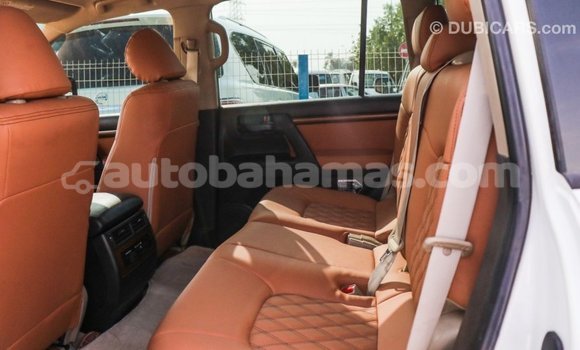 Buy Import Toyota Land Cruiser White Car in Import - Dubai in Abaco Buy Import Toyota Land Cruiser White Car in Import - Dubai in Abaco