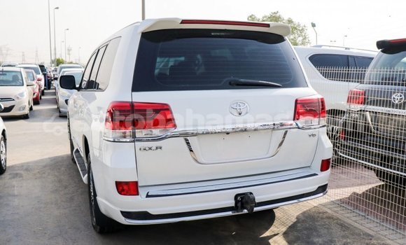 Buy Import Toyota Land Cruiser White Car in Import - Dubai in Abaco Buy Import Toyota Land Cruiser White Car in Import - Dubai in Abaco