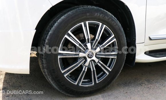 Buy Import Toyota Land Cruiser White Car in Import - Dubai in Abaco Buy Import Toyota Land Cruiser White Car in Import - Dubai in Abaco