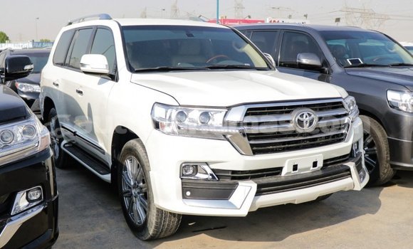 Buy Import Toyota Land Cruiser White Car in Import - Dubai in Abaco Buy Import Toyota Land Cruiser White Car in Import - Dubai in Abaco