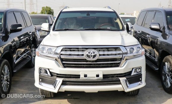 Buy Import Toyota Land Cruiser White Car in Import - Dubai in Abaco Buy Import Toyota Land Cruiser White Car in Import - Dubai in Abaco