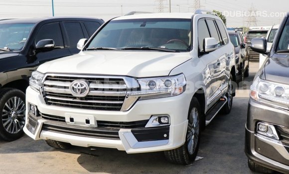 Buy Import Toyota Land Cruiser White Car in Import - Dubai in Abaco Buy Import Toyota Land Cruiser White Car in Import - Dubai in Abaco