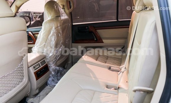 Buy Import Toyota Land Cruiser White Car in Import - Dubai in Abaco Buy Import Toyota Land Cruiser White Car in Import - Dubai in Abaco