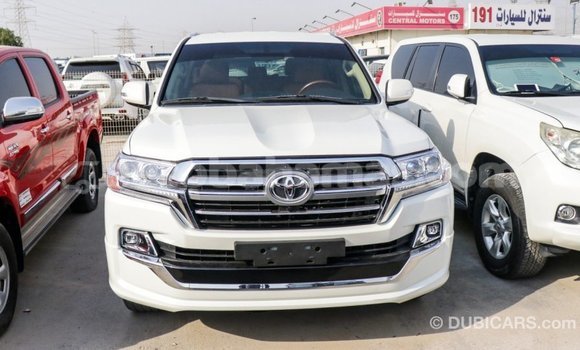 Buy Import Toyota Land Cruiser White Car in Import - Dubai in Abaco Buy Import Toyota Land Cruiser White Car in Import - Dubai in Abaco