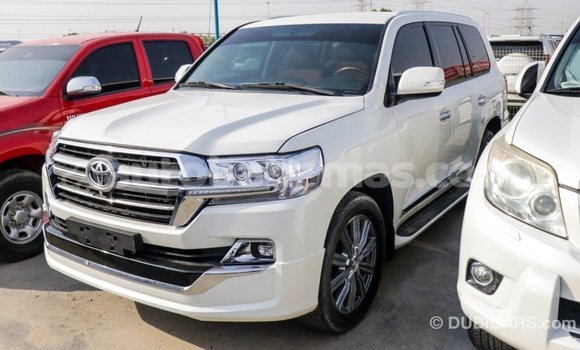 Buy Import Toyota Land Cruiser White Car in Import - Dubai in Abaco Buy Import Toyota Land Cruiser White Car in Import - Dubai in Abaco