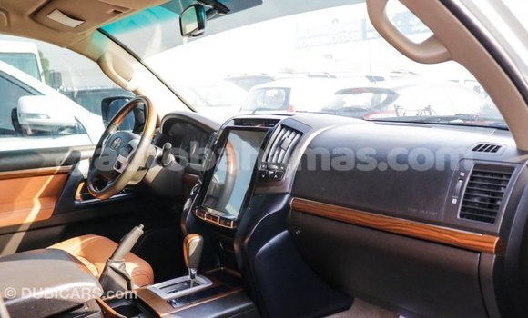 Buy Import Toyota Land Cruiser White Car in Import - Dubai in Abaco Buy Import Toyota Land Cruiser White Car in Import - Dubai in Abaco