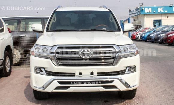 Buy Import Toyota Land Cruiser White Car in Import - Dubai in Abaco Buy Import Toyota Land Cruiser White Car in Import - Dubai in Abaco