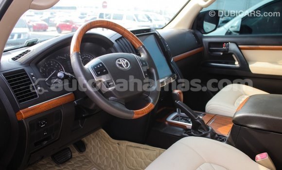 Buy Import Toyota Land Cruiser White Car in Import - Dubai in Abaco Buy Import Toyota Land Cruiser White Car in Import - Dubai in Abaco