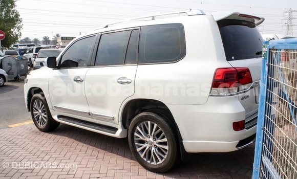 Buy Import Toyota Land Cruiser White Car in Import - Dubai in Abaco Buy Import Toyota Land Cruiser White Car in Import - Dubai in Abaco