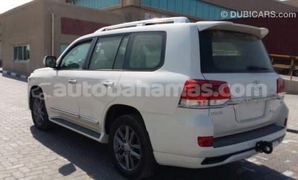 Buy Import Toyota Land Cruiser White Car in Import - Dubai in Abaco Buy Import Toyota Land Cruiser White Car in Import - Dubai in Abaco
