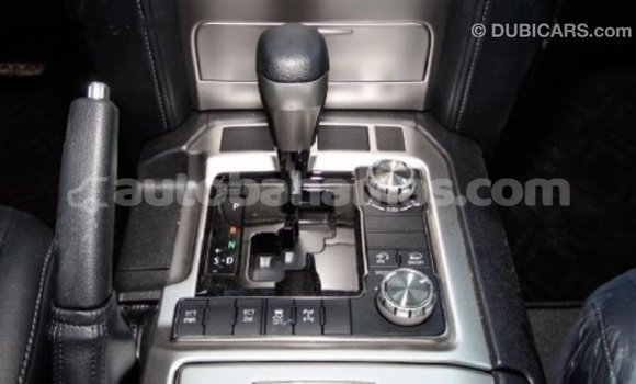 Buy Import Toyota Land Cruiser White Car in Import - Dubai in Abaco Buy Import Toyota Land Cruiser White Car in Import - Dubai in Abaco
