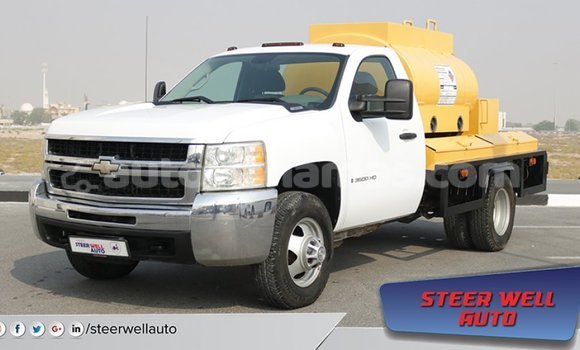 Buy Import Chevrolet Silverado White Car in Import - Dubai in Abaco