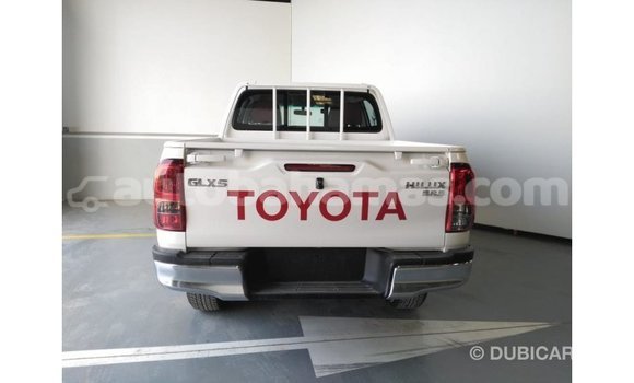 Buy Import Toyota Hilux White Car in Import - Dubai in Abaco Buy Import Toyota Hilux White Car in Import - Dubai in Abaco