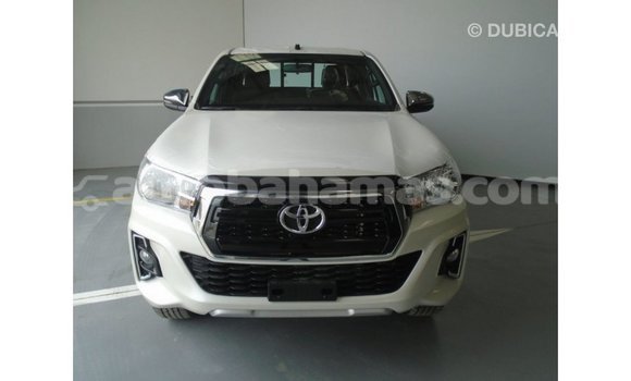 Buy Import Toyota Hilux White Car in Import - Dubai in Abaco Buy Import Toyota Hilux White Car in Import - Dubai in Abaco